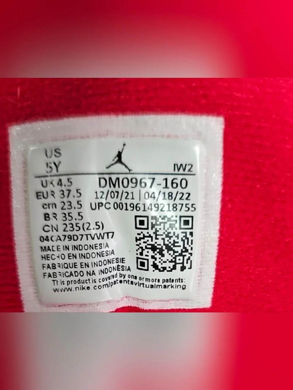 Jordan Men’s White/Gray/Red Retro Sneakers